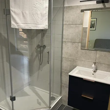 Delux-s1 Przy Trasie S1 Apartment *