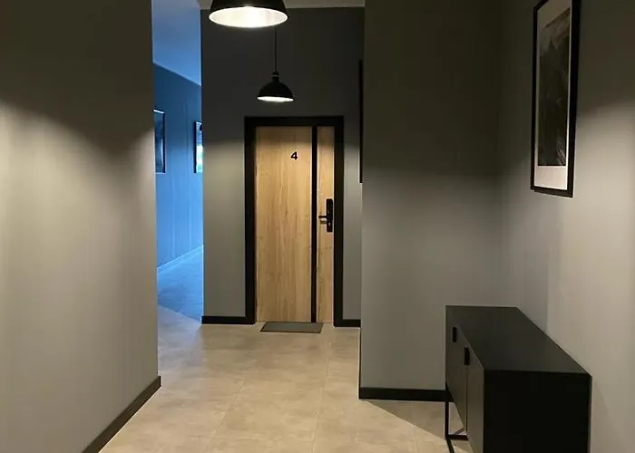 Delux-s1 Przy Trasie S1 *